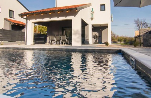 Gostinjac House | Vacation home Ella in Krk/Dobrinj - 8 persons, 4 bedrooms