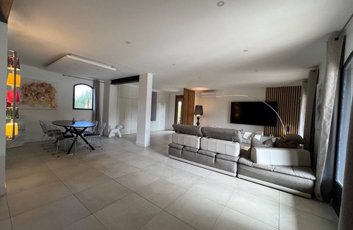 Pennautier House | Vacation home for 8-10 people
