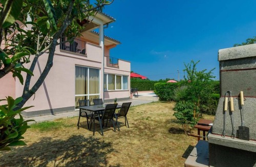 Martinski House | Vacation home Goga by Interhome