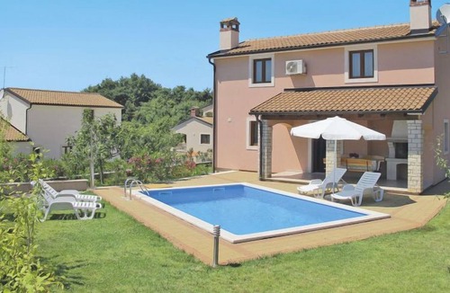 Mofardini House | Vacation home Goran (PRC609) in Porec - 6 persons, 3 bedrooms