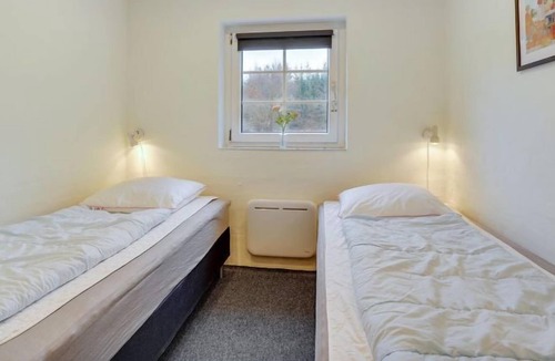Øby House | Vacation home "Hanni" - 1.4km from the sea in Western Jutland in Ulfborg - 14 persons, 6 bedrooms