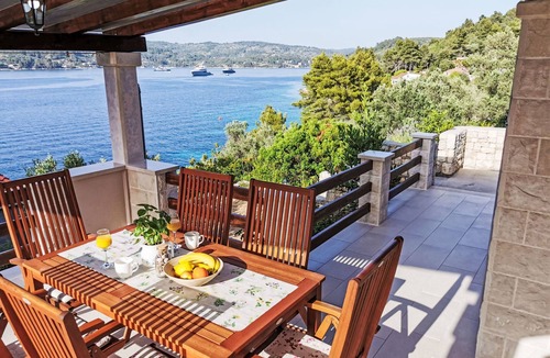 Vela Luka House | Vacation home Flora by Interhome