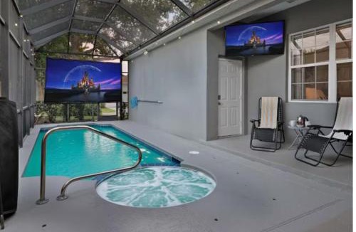 Lake Berkley House | Vacation Home in Orlando Florida Close to Disney