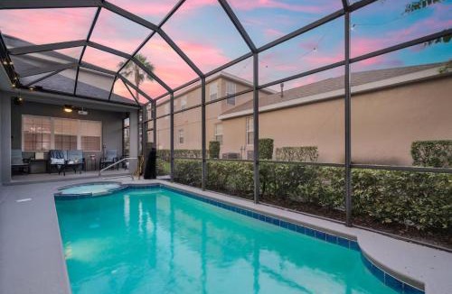 Lake Berkley House | Vacation Home in Orlando Florida Close to Disney
