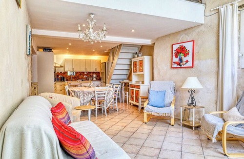 Ongles House | Vacation home in Provence, sleeps 4/6, large shaded terrace facing south.