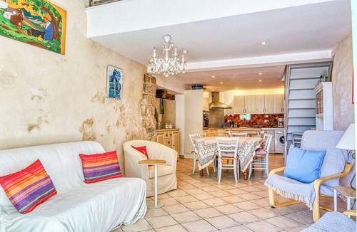 Ongles House | Vacation home in Provence, sleeps 4/6, large shaded terrace facing south.