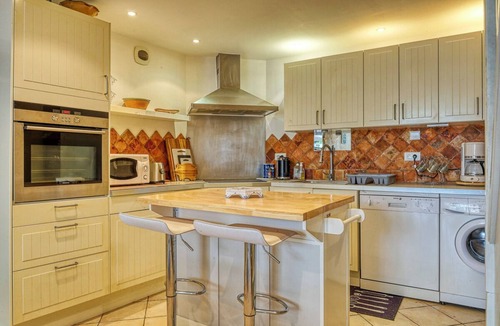 Ongles House | Vacation home in Provence, sleeps 4/6, large shaded terrace facing south.