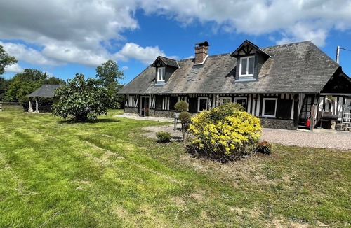 Beuzeville House | Vacation home in the countryside