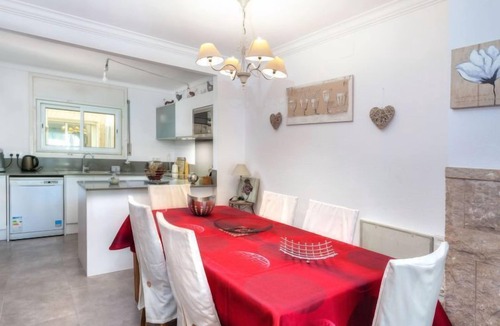 L'Escala House | Vacation home Isis by Interhome