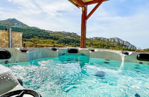 Karlobag House | Vacation home Iva by Interhome
