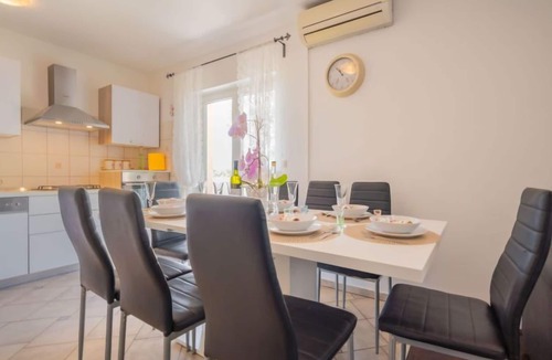 Drivenik House | Vacation home Ivona by Interhome