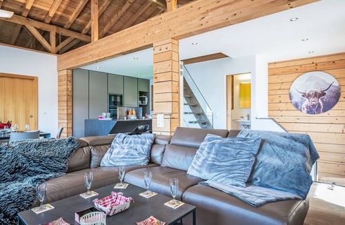 Ovronnaz House | Vacation home L'Eden by Interhome