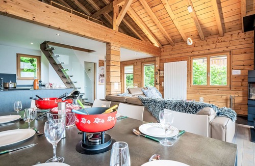 Ovronnaz House | Vacation home L'Eden by Interhome