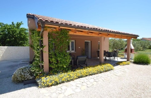 Drage House | Vacation home Lana by Interhome