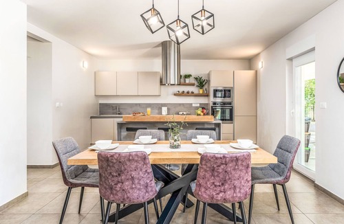 Selina House | Vacation home Lapis by Interhome