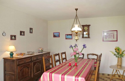 Cancale House | Vacation home La Maison bleue in Cancale - 9 persons, 5 bedrooms