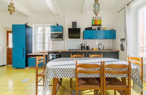 Reillanne House | Vacation Home "Les Marronniers Du Luberon" with Private Terrace, Private Garden & Wi-Fi