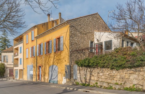 Reillanne House | Vacation Home "Les Marronniers Du Luberon" with Private Terrace, Private Garden & Wi-Fi