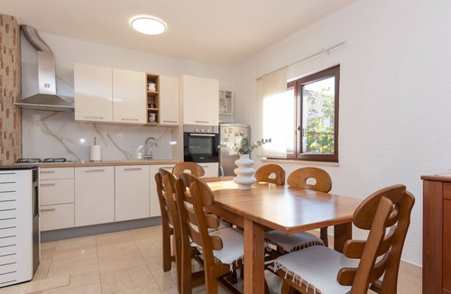 Donji Prolozac House | Vacation home Maja by Interhome