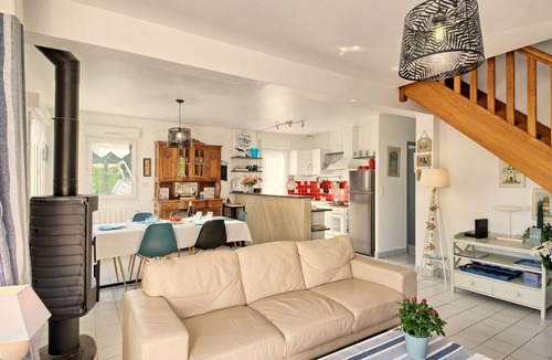 Piriac-sur-Mer House | Vacation home Melflo by Interhome