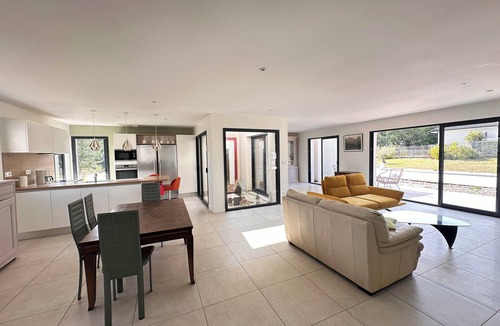 Aubiac House | Vacation home, pool, 3 bedrooms, 3 bathrooms. available from 26 aout 25