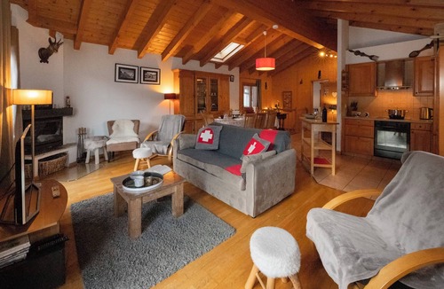 Ovronnaz House | Vacation home Ropiar by Interhome