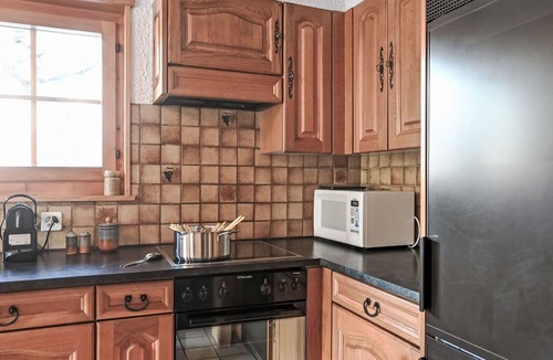 Ovronnaz House | Vacation home Roxane by Interhome