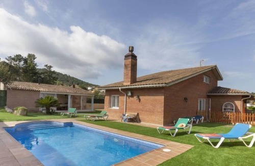 Mont Barbat House | Vacation home San Roca in Tordera - 14 persons, 5 bedrooms