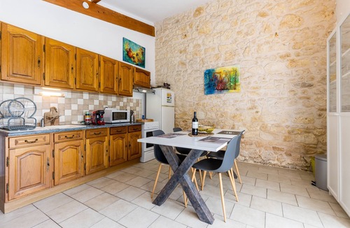 Lesparre-Medoc House | Vacation Home "Senguinous 2" with Shared Pool, Private Terrace & Wi-Fi