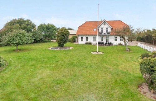 Emmerlev House | Vacation home "Singa" - 19km from the sea in Western Jutland in Højer - 14 persons, 6 bedrooms