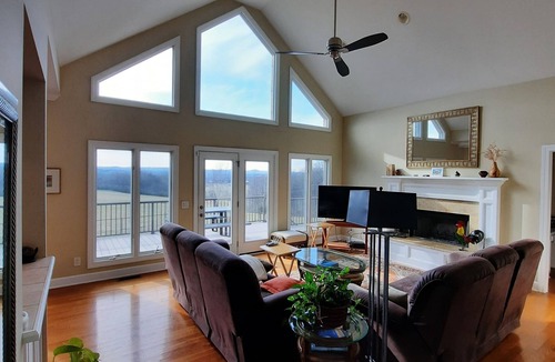 Shelbyville House | Vacation home surrounded by 300 acres of serene country living,
