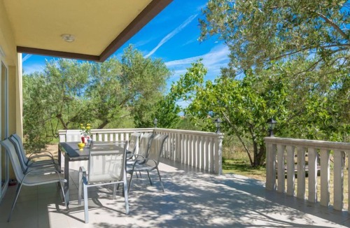 Nevidane House | Vacation home Tea by Interhome
