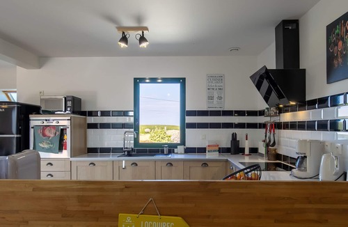 Guimaec House | Vacation home Ty Mat by Interhome