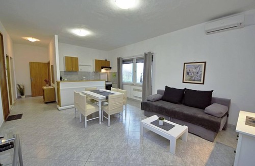 Tucepi House | Vacation home Vesna by Interhome