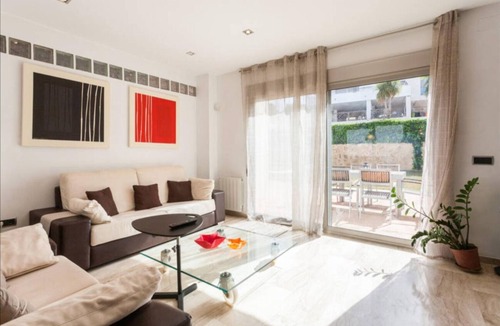 Chiva House | Vacation Home "Villa Morga Calicanto' with Private Pool, Private Terrace & Wi-Fi