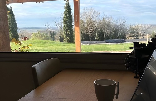 Tombeboeuf House | Vacation Home “Villa with 360° Views in a Peaceful Setting” with Lake View, Private Pool & Wi-Fi