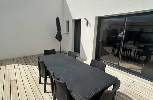 Charron House | VACATION HOME WITH HEATED POOL