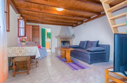 Praznica House | Vacation House, PARKING INCLUDED, Lovrecina