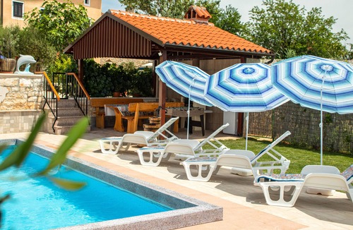 Rezanci House | Vacation house with PRIVATE garden, pool, table tennis and soccer. Max 4 persons