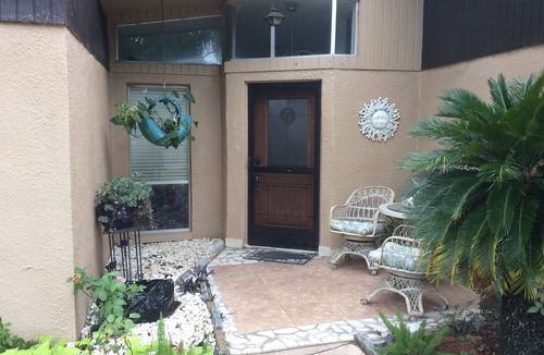La Villa Gardens Cottage | Vacation in my nice duplex