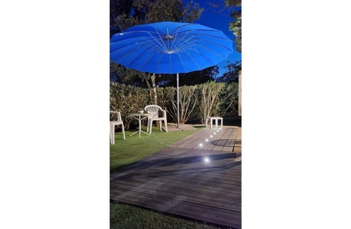 Gaujac House | Vacation Mazet in a quiet pine forest.
