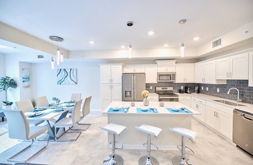 Kissimmee Condo | Vacation Meadows - Storey Lake By Shine Villas 710 2 Bedroom Apts