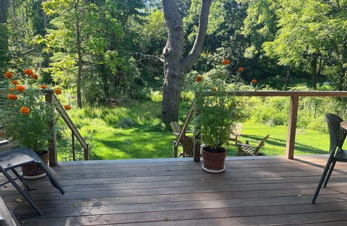 Mount Marion Cottage | VACATION Mod Cottage, Idyllic Setting & Every Amenity