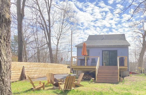 Mount Marion Cottage | VACATION Mod Cottage, Idyllic Setting & Every Amenity