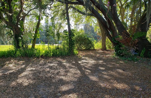 Warm Mineral Springs Apartment | Vacation next to Mineral Springs.