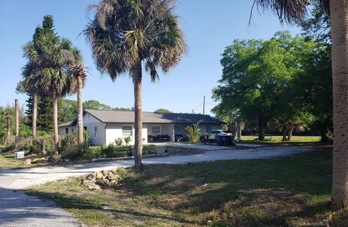 Warm Mineral Springs Apartment | Vacation next to Mineral Springs.