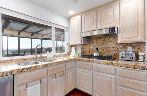 Solana Beach House | Vacation Oasis! Ocean Views|Mini Golf|King-Suites