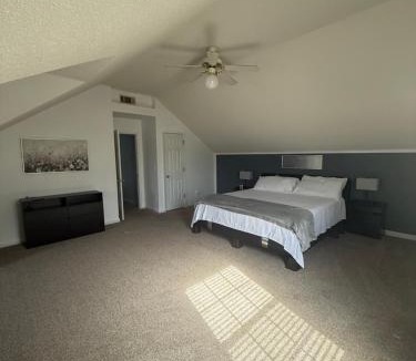 Jonesboro House | Vacation Paradise