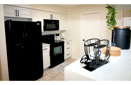 Oakland Hills House | Vacation Paradise 2bd 2bath Unit A