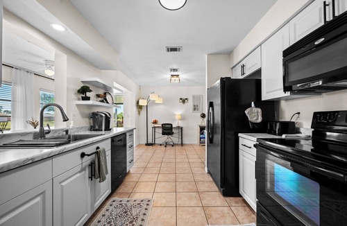 Oakland Hills House | Vacation Paradise 2bd 2bath Unit A